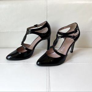 Tahari Jamie patent leather strap oh 4” Heels